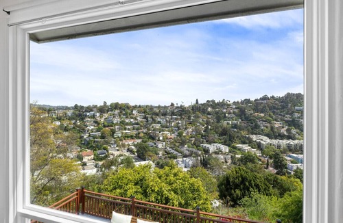 Los Feliz House | Spectacular Views & Tranquil Retreat in Los Feliz
