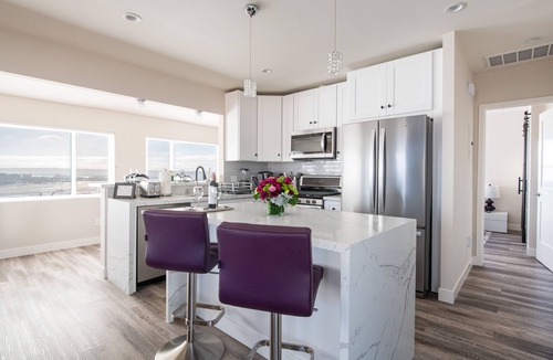Middletown Villa | Spectacular WaterView-New Penthouse Villa private hottub deck fire pit table bbq