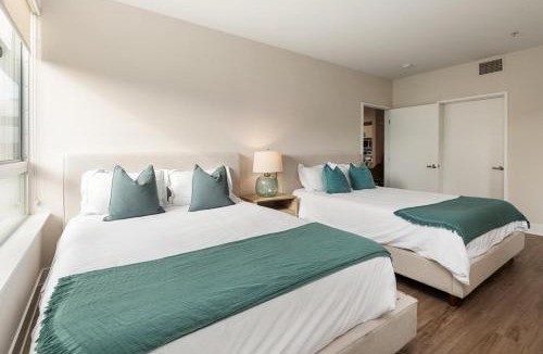 Venice Apartment | Spinel Stay - Charming 2BR Retreat Zen Garden Views Central