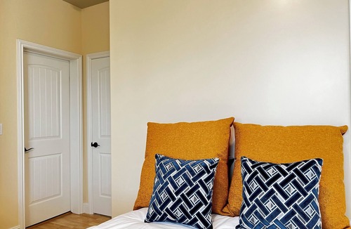Azusa House | Spiral Staircase guest housen