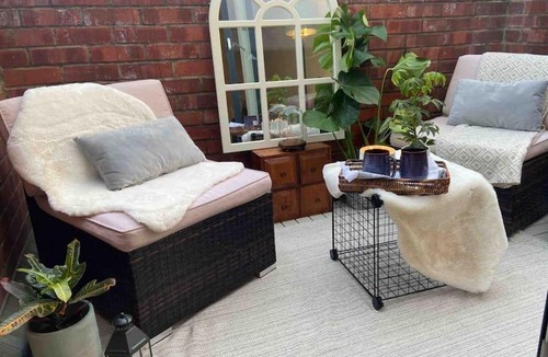 Spitalfields Apartment | Spitalfields Market Penthouse Flat with balcony