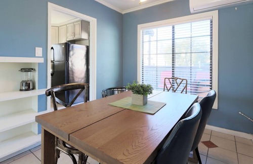 Santa Ana Apartment | Splendorous Style 2B1B Home Near Disneyland