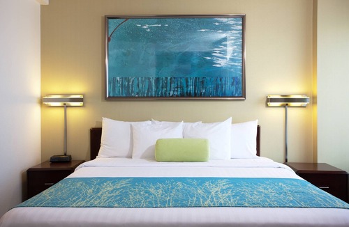 Hawthorne Hotel | SpringHill Suites Los Angeles LAX/Manhattan Beach