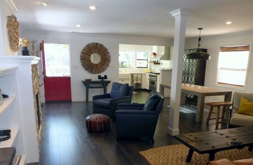 St. Helena House | St. Helena Bungalow Steps from Main Street | Pet Friendly | 30 Day Minimum