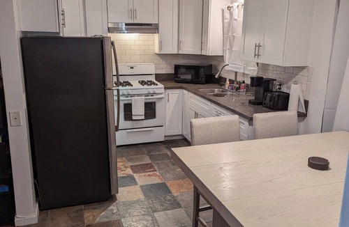 Inglewood Condo | Stadium Luxury - Condo for 4 steps away from SOFI