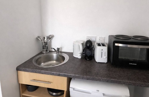Ravenscourt Park Apartment | Standard Double Studio Ensuite