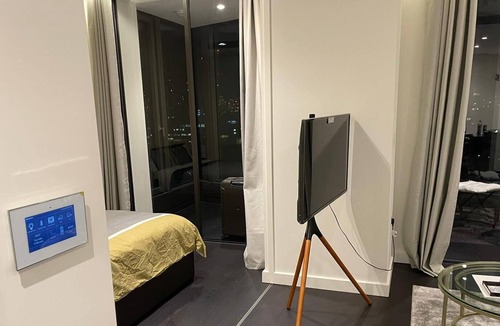 Vauxhall Apartment | Standard Studio Apartment Close to Vauxhall station