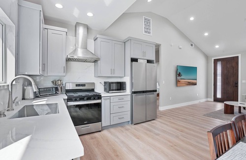 Hermosa Village House | Stanton Haven: Stylish and Cozy Home