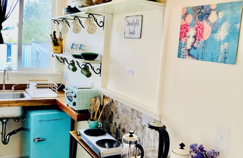 Arcata Apartment | Starlight Studio in Arcata with Kitchenette, fenced yard, WIFI, & full bathroom