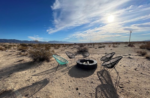 Wonder Valley House | Star’s Hollow: Peace, Stars & 15min to Joshua Tree National Park Entrance