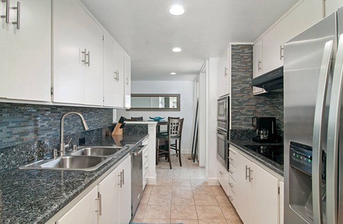 Del Mar House | Stay and play in the Village by the Sea!