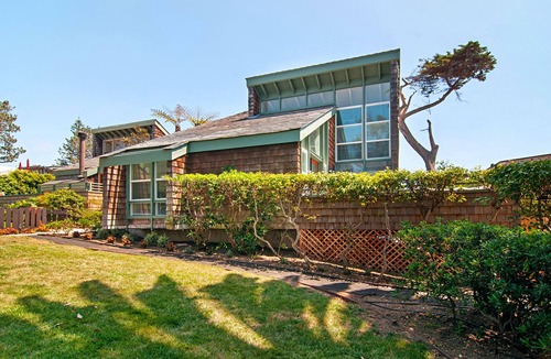 Del Mar House | Stay and play in the Village by the Sea!