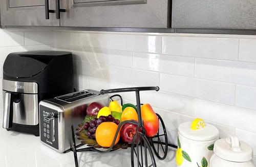 Garden Grove House | Stay -Dream-Explore!Family-Friendly:Sleep12 near Disney, Beaches & Top OC Spots