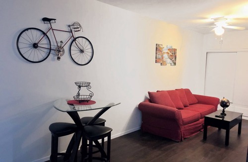 Hermosa Beach Apartment | STAY IN THE HEART OF HERMOSA BEACH! 1/2 BLOCK FROM THE BEACH