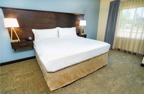 Corona Hotel | Staybridge Suites Corona South by IHG