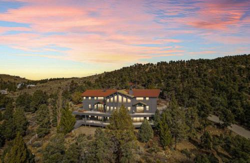 Baldwin Lake House | Steel Pine Lodge A Rustic Mountain Retreat Views