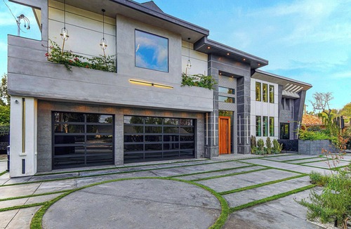 Encino House | Stella Maris Estate: Luxury Modern Getaway w/Pool, Jacuzzi, Basketball/Tennis Ct