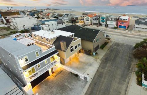 Silver Strand Villa | Steps 2 Beach- Luxury Home, Game Room, Roof Deck, Firepit, Pets OK