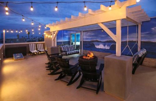 Silver Strand Villa | Steps 2 Beach- Luxury Home, Game Room, Roof Deck, Firepit, Pets OK