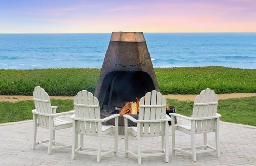 San Simeon Hotel | Steps Away from the Ocean! 4 Relaxing Units Along Highway 101 | Outdoor Pool