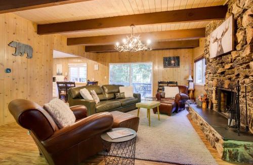 Cedar Glen House | Steps to Lake Arrowhead Cabin with BBQ!