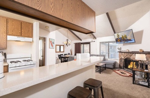 Boulder Bay Condo | Steps to Lake. Close to Village and Spa. Pool/Spa