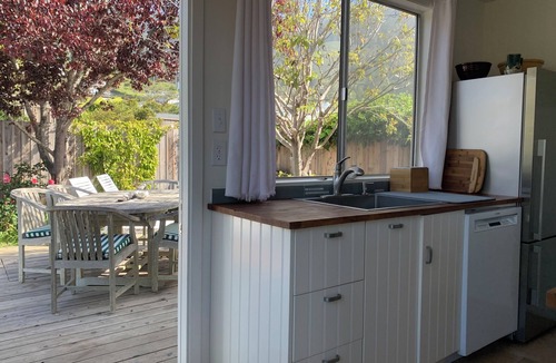 Stinson Beach Cottage | Stinson Beach Cottage - 1 Minute Walk to Beach, in Town with Amenities Galore!