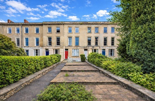 Cotham Apartment | STR8BS8 Georgian 2-Bedroom Apartment, Clifton, Parking & Garden