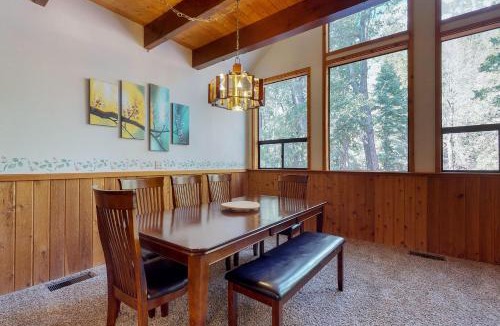 Fern Valley House | Strawberry Creek Cabin