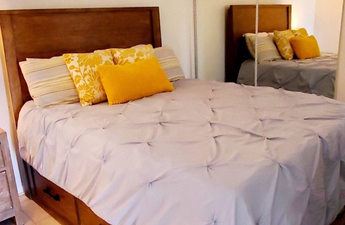 Cardiff-by-the-Sea Apartment | Studio, 5 Minute walk to the beach