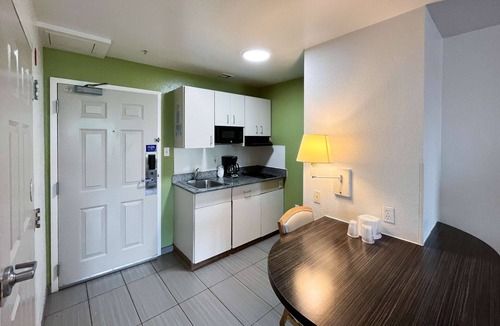 Belmont Hotel | Studio 6 Belmont, CA – San Francisco - Redwood