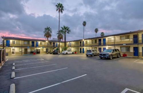 Carousel Hotel | Studio 6 Suites San Bernardino, CA