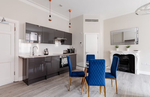 Royal Borough of Kensington and Chelsea Apartment | Studio Flat in the Heart of High Street Kensington