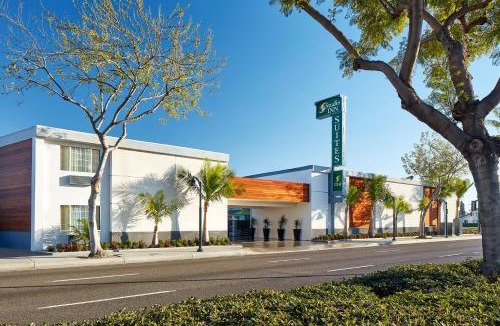 Downey Hotel | Studio Inn & Suites at Promenade Downey