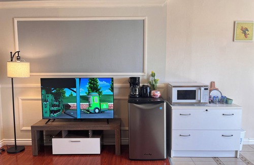 Walnut Apartment | Studio Living/Quiet Neighborhood/Near Airport