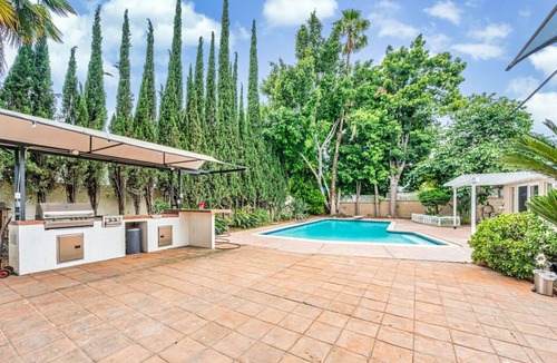 Lamanda Park Apartment | studio with pool and bbq grill