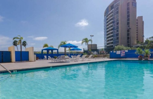 Marina del Rey Condo | STUNNING 1Bd+1BT CONDOMINIUM WITH GORGEOUS LAKE VIEW RESORT-STYLE ALL INCLUSIVE!