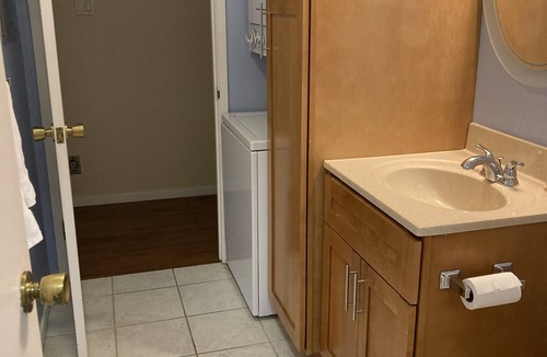 Lakeview Apartment | Stunning 2bedr with patio,parking, garden in exclusive neighborhood.Premier Host