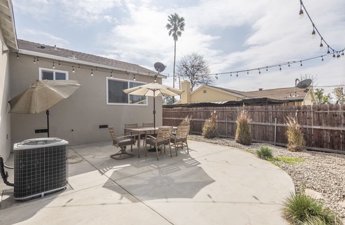 Altadena House | Stunning 3-bedroom cottage – Mountain view and close to Old Town Pasadena.