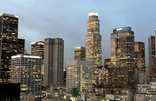 Downtown Los Angeles Apartment | Stunning 3BR High-rise with Pool, Spa & Rooftop Views