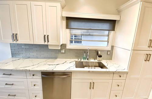 South Redondo Apartment | Stunning Beach Pad in Heart of Town - 2blks to Beach