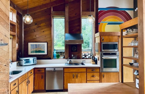 Inverness House | Stunning Beauty! Stay Cool above Tomales Bay!