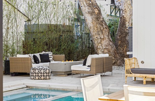 Beachwood Canyon House | Stunning compound w/pool house features quintessential LA indoor/outdoor living