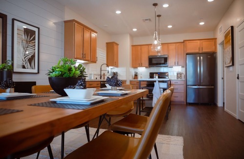 Raisin House | Stunning designer 4-bedroom home - perfect for families!