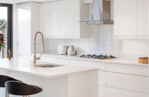 The Lane House | Stunning fully furnished 4 bedroom house in Peckam - perfect for your