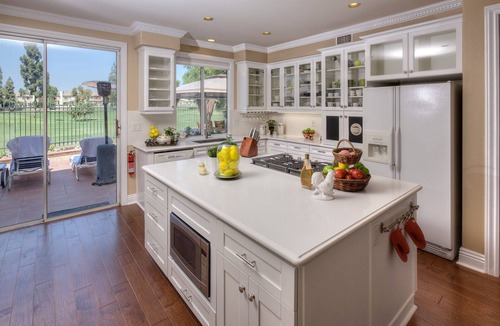 Tustin House | Stunning golf course view vacation home