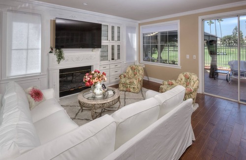 Tustin House | Stunning golf course view vacation home