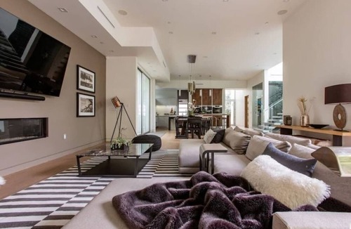 Melrose House | Stunning Home - Pool & Hot Tub - Fire Pit