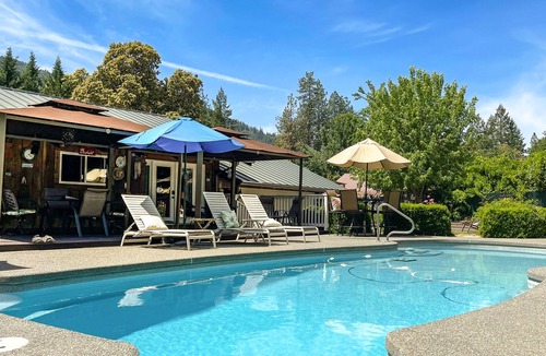 Salyer Cabin | Stunning home with private pool, hot tub, mountain views, grill & enclosed yard