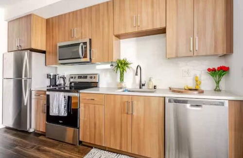 Los Angeles Apartment | Stunning in Hollywood ,free parking , gym hot jacuzzi ,Rooftop